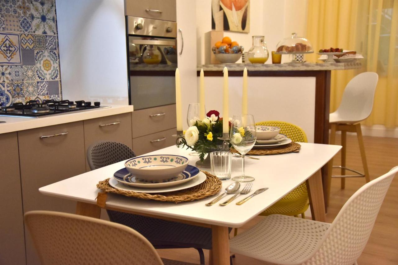 Gloden House Apartments ตาออร์มินา ภายนอก รูปภาพ