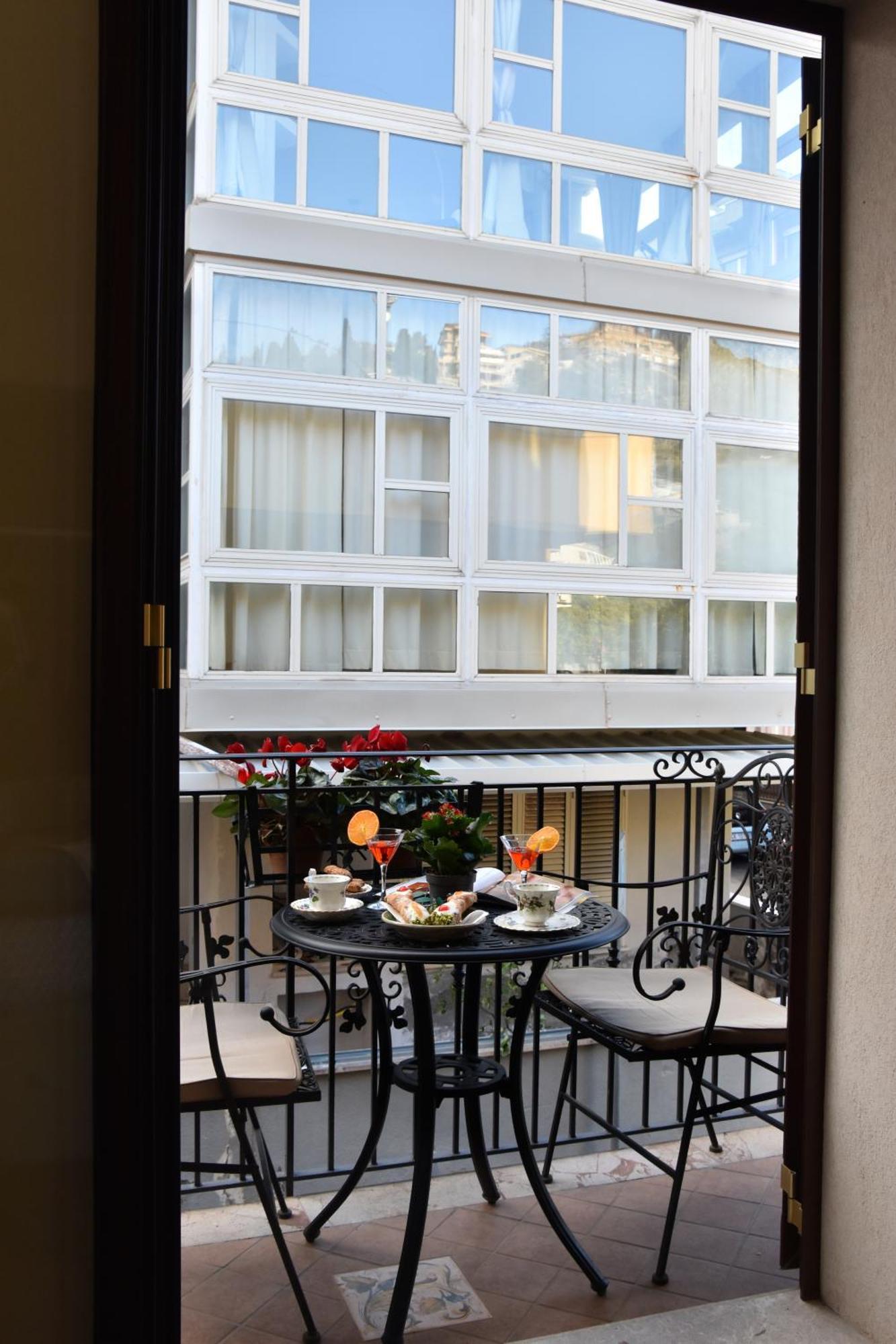 Gloden House Apartments ตาออร์มินา ภายนอก รูปภาพ